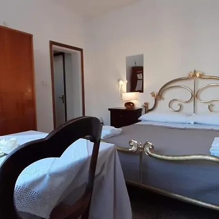 Beeliving Room&breakfast (adults Only) Nocleg ze śniadaniem Riccione