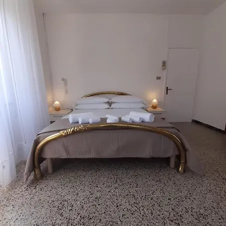 Beeliving Room&breakfast (adults Only) Nocleg ze śniadaniem Riccione