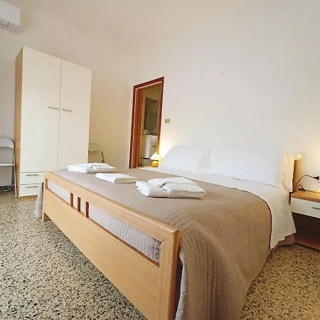 Beeliving Room&breakfast (adults Only) Nocleg ze śniadaniem 3*