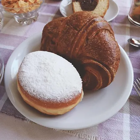 Beeliving Room&breakfast (adults Only) Couette-café Riccione