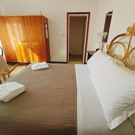 Beeliving Room&breakfast (adults Only) Nocleg ze śniadaniem 3*