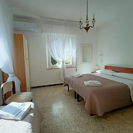 Beeliving Room&breakfast (adults Only) לינה וארוחת בוקר