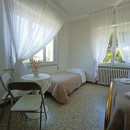 Beeliving Room&breakfast (adults Only) Couette-café Riccione