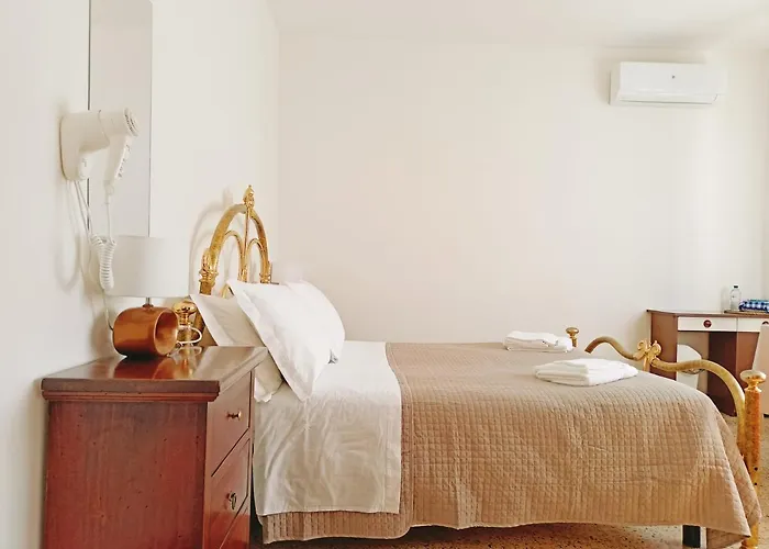 לינה וארוחת בוקר Beeliving Room&breakfast (adults Only) 3*