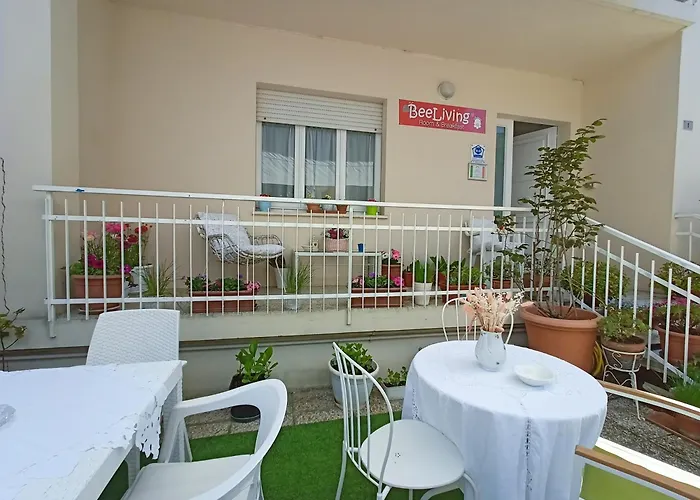 Beeliving Room&breakfast (adults Only) לינה וארוחת בוקר 3*